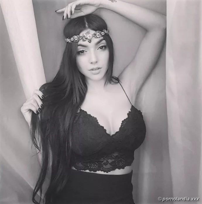 Nyvi Estephan pelada nua na Playboy - Foto 111321