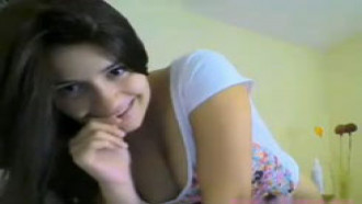 9vinha gostosinha toda peladinha mostrando bucetinha