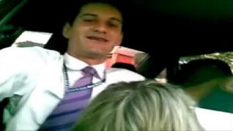 Boquete para colega de trabalho no carro em horario de almoço
