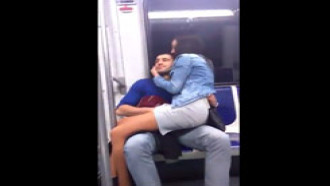 Casal Se Pegando No Metrô Caiu Na Net