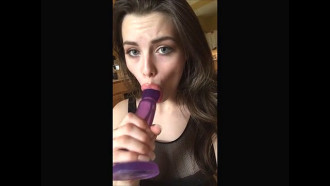 Mulher linda mostra como é o seu boquete