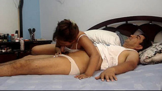 Coroa mãe de família fez sexo com marido e caiu na net