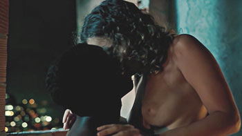 Joana Borges pelada no filme O Faixa Preta